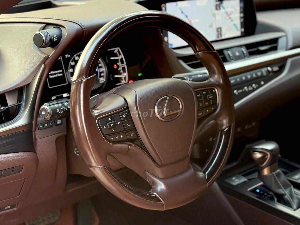 Lexus ES250 Model 2022 Trắng nâu đẹo hết bài. Mua bán Ô tô tại Quận Long Biên Hà Nội được đăng bởi H3T Auto Việt Nam hình 11
