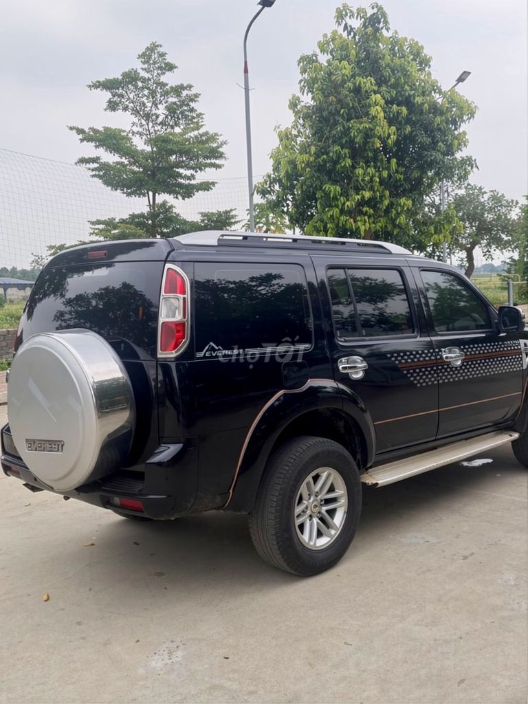Ford Everest 2.5L 4x2 MT 2009 — 165 млн