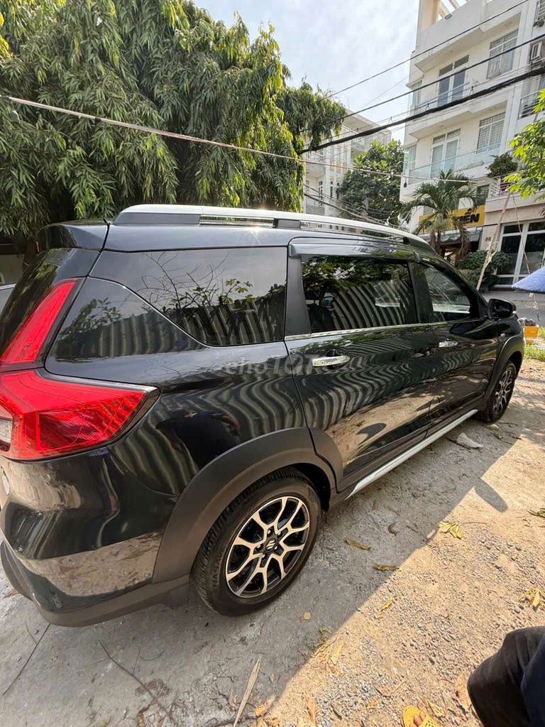 Suzuki XL7 đời 2021 -GLX AT màu Xanh Đen