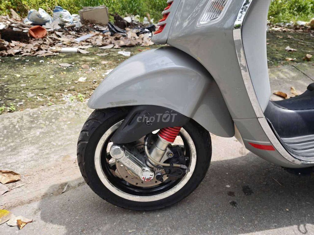 Piaggio Vespa Sprint Xám 13.000 km Đã sử dụng. Mua bán Xe máy tại Quận Bình Tân Tp Hồ Chí Minh được đăng bởi Nguyễn Kim Hồng hình 5