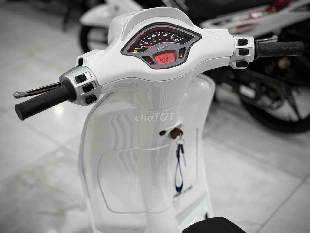 Piaggio Vespa 125 2018 Trắng. Mua bán Xe máy tại Thị xã Phú Mỹ Bà Rịa - Vũng Tàu được đăng bởi Cửa Hàng Xe Máy Phú Mỹ hình 9