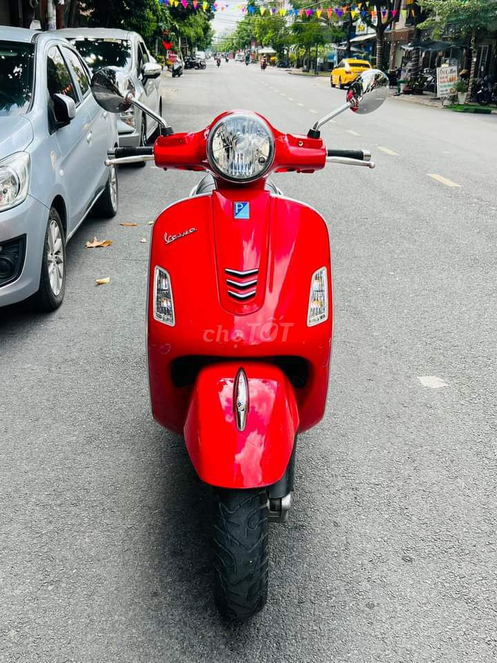 Пьяджо GTS 3Vie 125 2014 красный