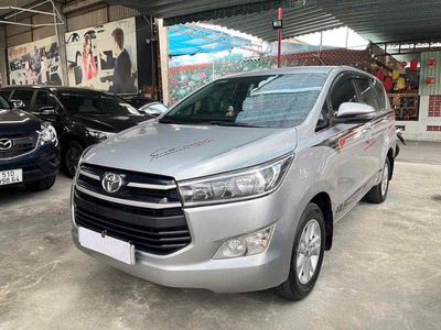 Toyota Innova 2.0E Bạc