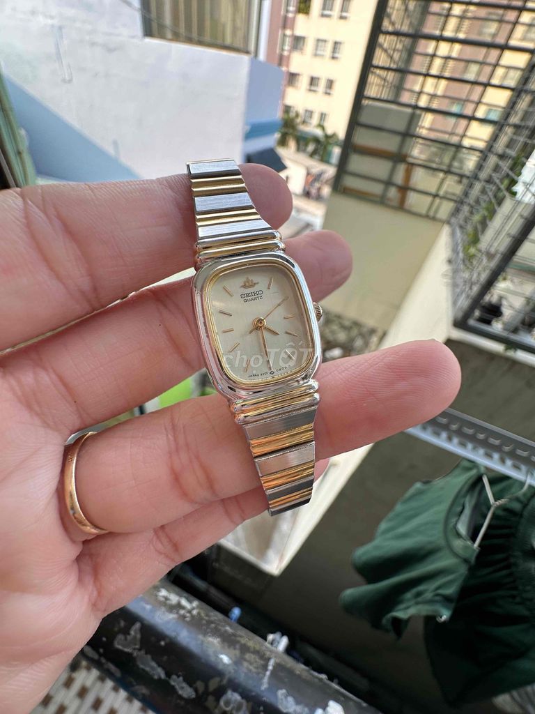 Đồng hồ Seiko Nữ Kim loại Bạc Vàng. Mua bán Đồng hồ tại Quận Tân Phú Tp Hồ Chí Minh được đăng bởi Phượng hình 1