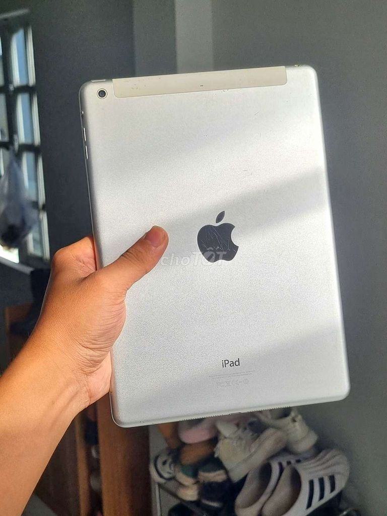 Apple iPad Air 10 inch Bạc. Mua bán Máy tính bảng tại Quận Hải Châu Đà Nẵng được đăng bởi Lộc Roy hình 1