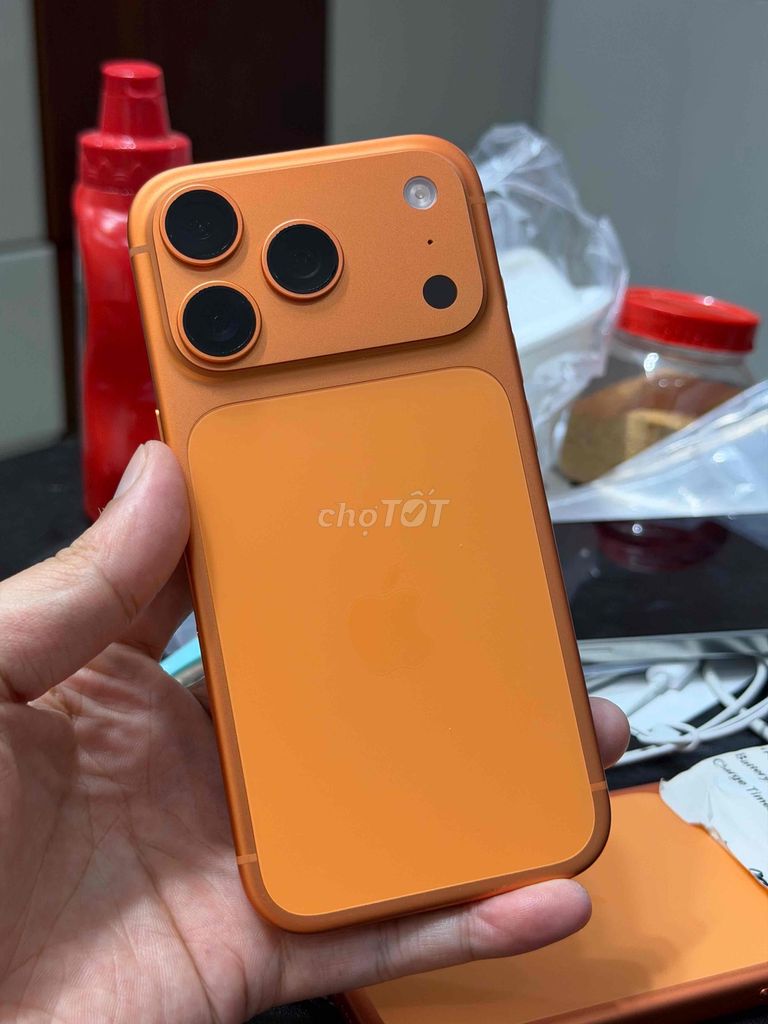 17pro256 cam VN lướt sạc 36L zin all bị cấn 1 góc. Mua bán Điện thoại tại Quận 11 Tp Hồ Chí Minh được đăng bởi MT Store hình 1