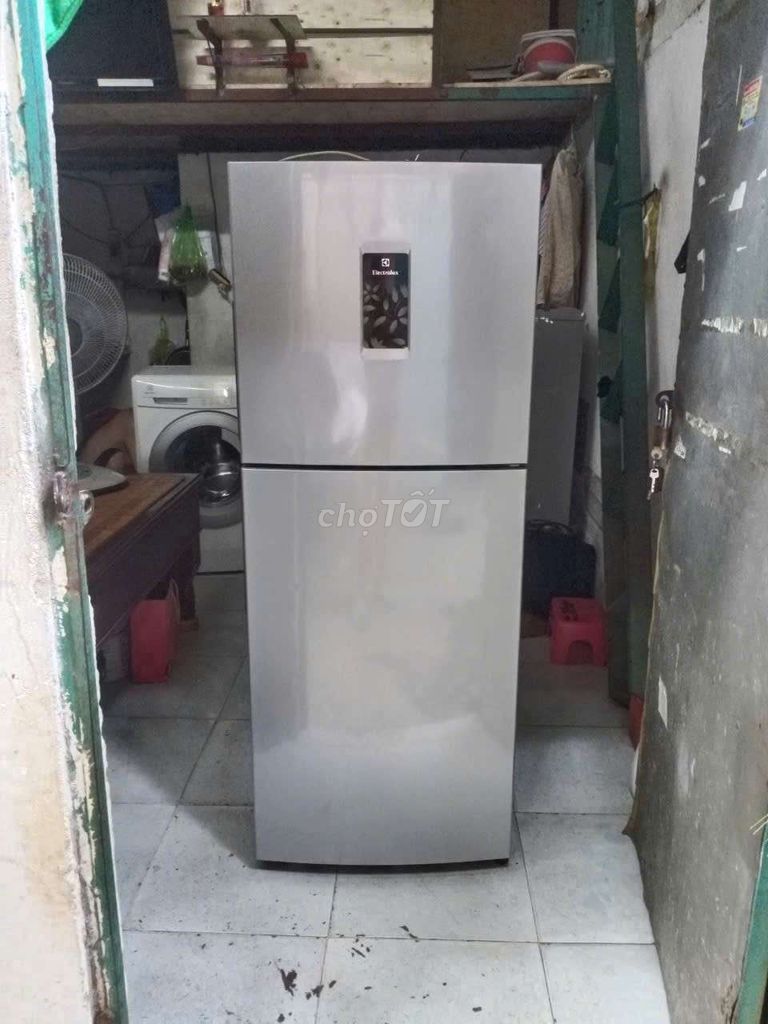 Tủ lạnh Electrolux 210L đã sử dụng. Mua bán Tủ lạnh tại Quận 7 Tp Hồ Chí Minh được đăng bởi Tam Tuyen hình 1