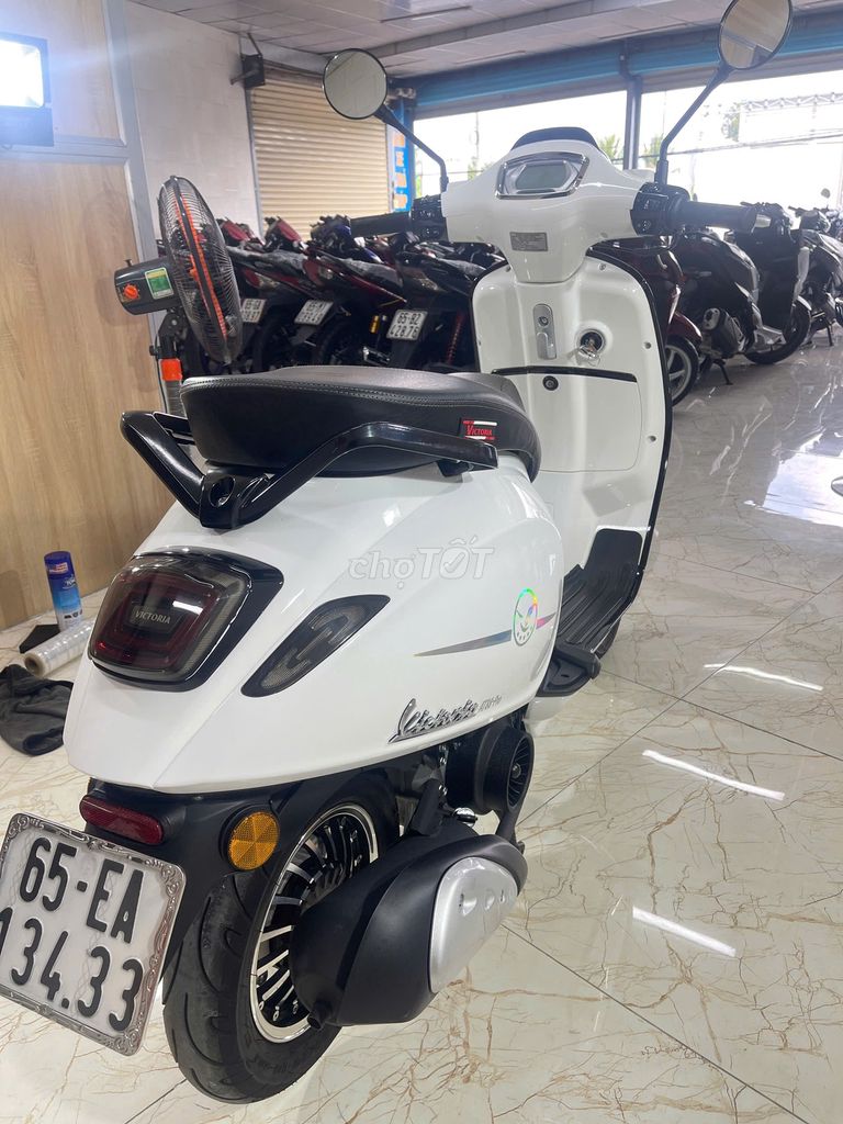 Victoria vespa 50cc chạy 200km rẻ hơn mới 5tr. Mua bán Xe điện tại Quận Ô Môn Cần Thơ được đăng bởi XE MÁY QUANG TRẦN chuyen bán xe trúng thưởng  hình 4