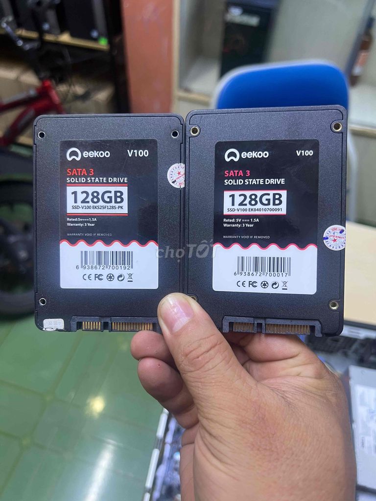 Ổ cứng SSD Eekoo V100 128GB Đen. Mua bán Linh kiện (RAM, Card...) tại Thành phố Mỹ Tho Tiền Giang được đăng bởi Vi Tính Thanh Khang hình 1