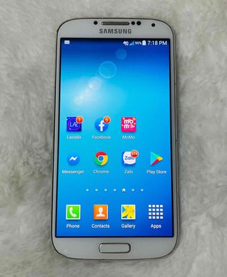 Cặp Galaxy S4 4G Trắng màn hình đẹp keng. Mua bán Điện thoại tại Quận Phú Nhuận Tp Hồ Chí Minh được đăng bởi Minh