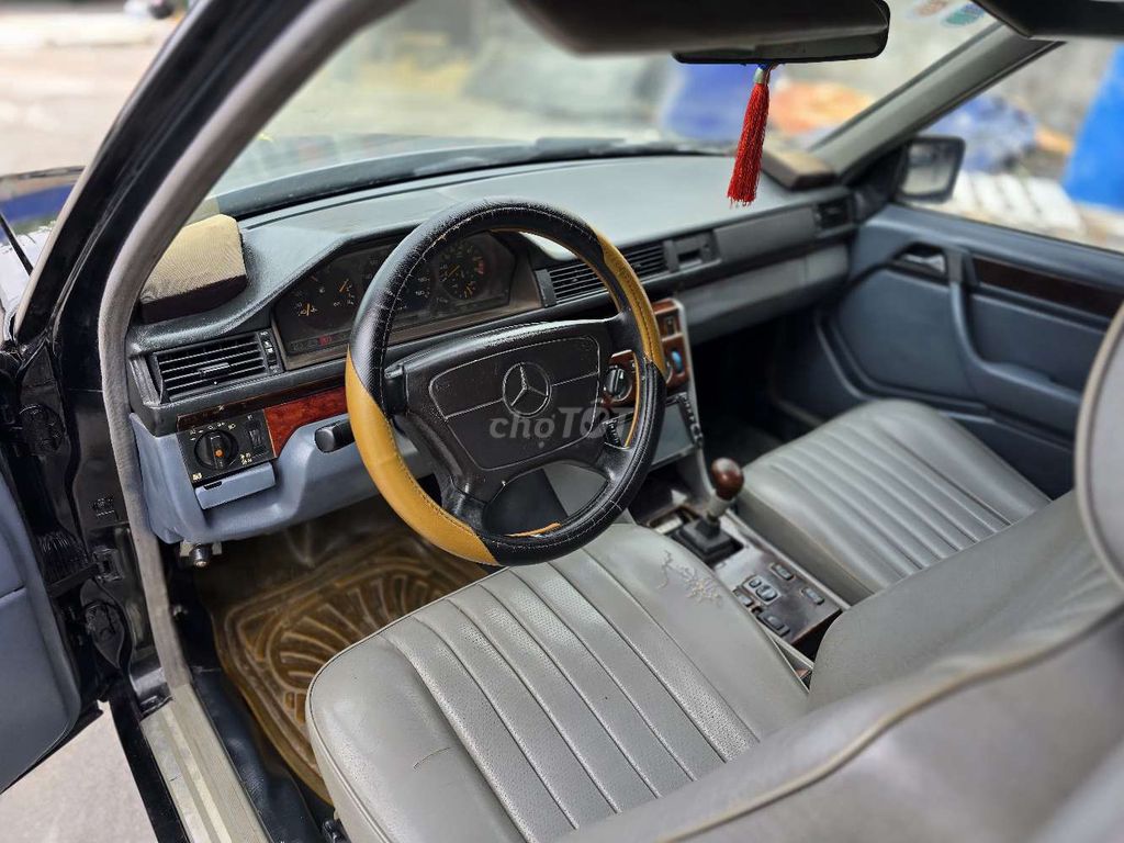 mec cổ w124 E230 cực hiếm. số sàn. bình xăng con... Mua bán Ô tô tại Quận Cái Răng Cần Thơ được đăng bởi NGON lành hình 9