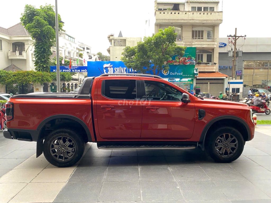 FORD RANGER WILDTRAK ĐỎ CÁ NHÂN 2023 - 35.000 KM. Mua bán Ô tô tại Quận Tân Bình Tp Hồ Chí Minh được đăng bởi Mr Hoài SÀI GÒN FORD  hình 5