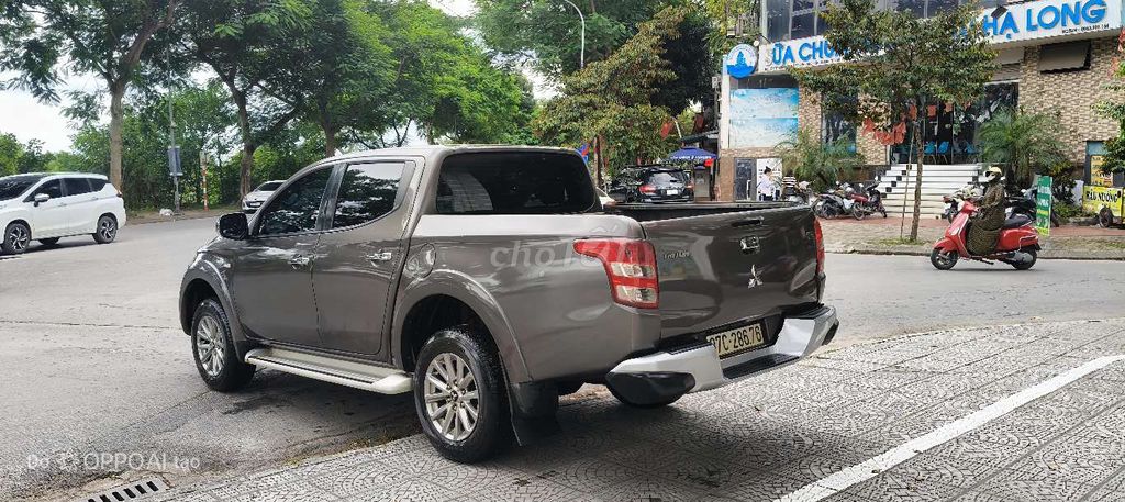 Mitsubishi Triton GLS 2017 4x4 полная комплектация механика коричневый