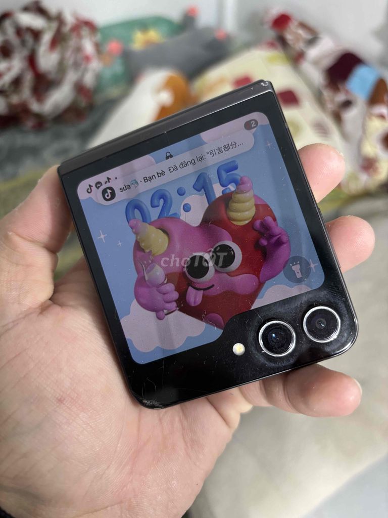 Samsung Z Flip 5 512GB Vàng Hư màn hình trong. Mua bán Điện thoại tại Huyện Tân Phước Tiền Giang được đăng bởi Quốc Vinh hình 1