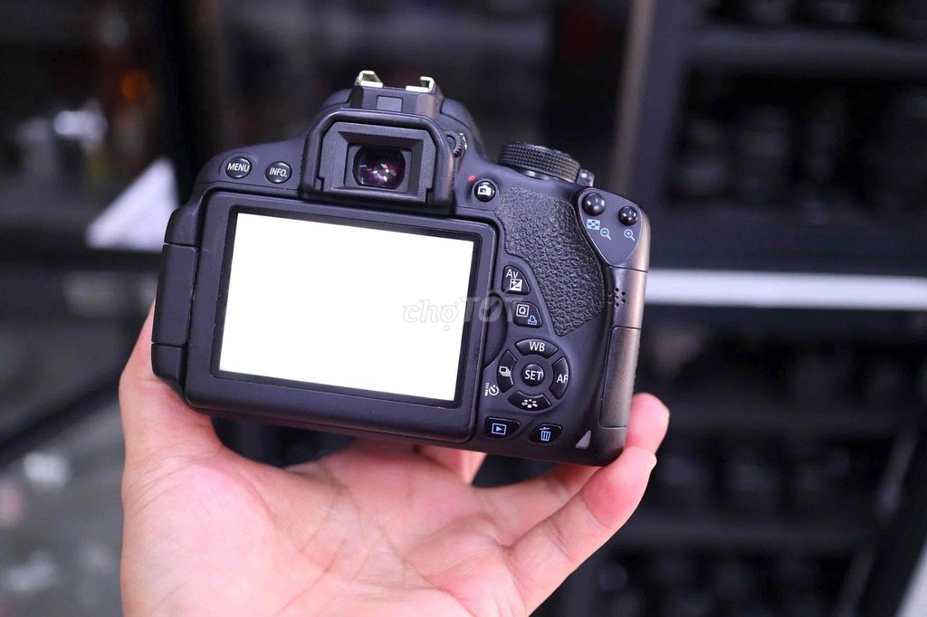 Máy ảnh Canon 700D +Lens 18-55. Mua bán Máy ảnh, Máy quay tại Thành phố Thủ Dầu Một Bình Dương được đăng bởi Chinh Lee hình 1