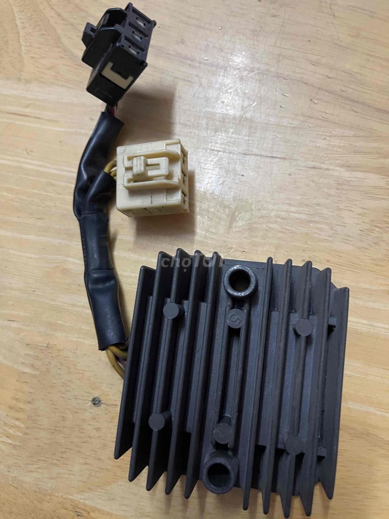 Sạc nguyên zin xe SHi italy 20111. Mua bán Phụ tùng xe tại Huyện Hóc Môn Tp Hồ Chí Minh được đăng bởi Vu Long Hai hình 1