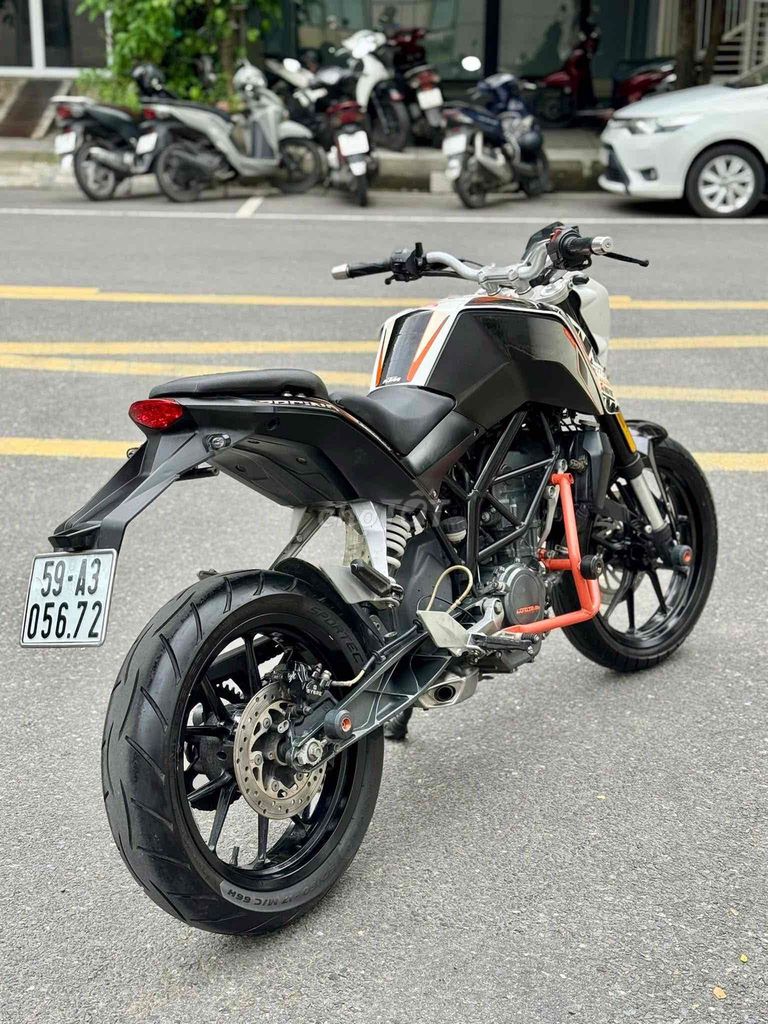 KTM Duke 200 2017 Đen Trắng Cam. Mua bán Xe máy tại Quận Thanh Khê Đà Nẵng được đăng bởi Cửa Hàng Nguyễn King 159 Đỗ Quang hình 6