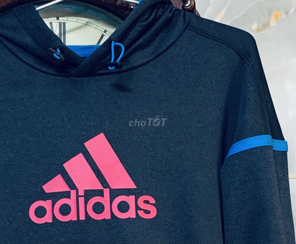 Áo khoác Adidas Nữ chính hãng 100%. Size M. Mới 98. Mua bán Quần áo tại Quận Tân Bình Tp Hồ Chí Minh được đăng bởi Vennus hình 1