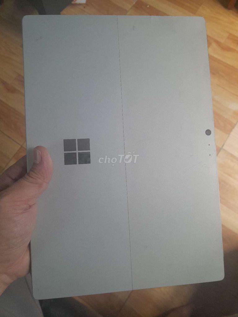 Microsoft Surface Pro 5 giá quá rẻ. Mua bán Laptop tại Quận Tân Bình Tp Hồ Chí Minh được đăng bởi Phong Phú hình 1