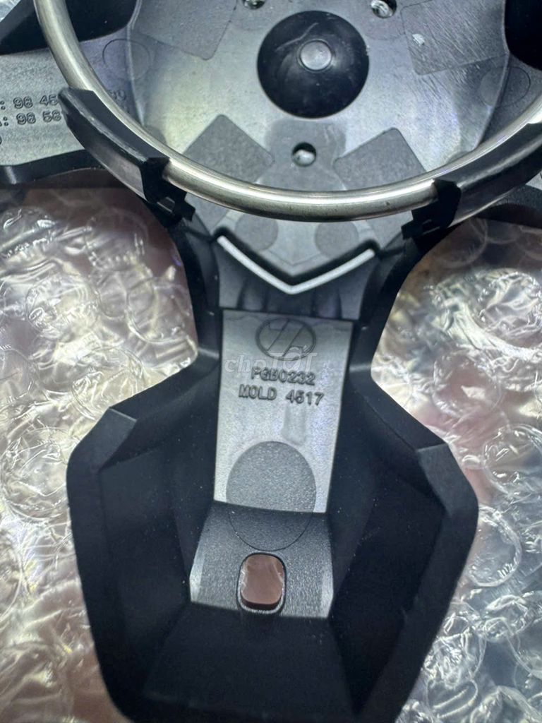 ỐP LOGO  Peugeot CHÍNH HÃNG 4008/5008 P308/408/508. Mua bán Phụ tùng xe tại Thành phố Dĩ An Bình Dương được đăng bởi hàng mới thanh lý 1 nữa giá hình 3