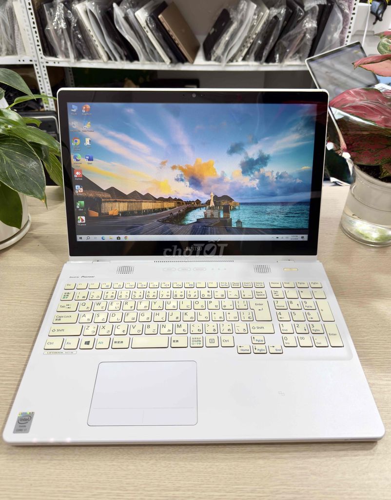 Fujitsu Lifebook i7/ram16GB/256GB cảm ứng máy zin. Mua bán Laptop tại Quận Hai Bà Trưng Hà Nội được đăng bởi Akiba shop hình 1
