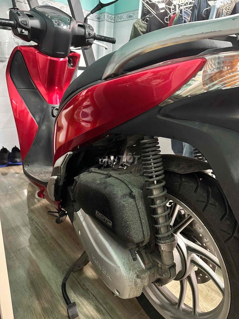 SH 150i 2013 xe còn đẹp chạy ngon. Mua bán Xe máy tại Thành phố Thủ Dầu Một Bình Dương được đăng bởi Nguyễn Cao Trí hình 3