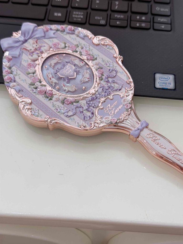 Gương cầm tay Flower Knows Tím. Mua bán Phụ kiện thời trang khác tại Quận Ngô Quyền Hải Phòng được đăng bởi Em Bé Bán Flower Knows hình 1