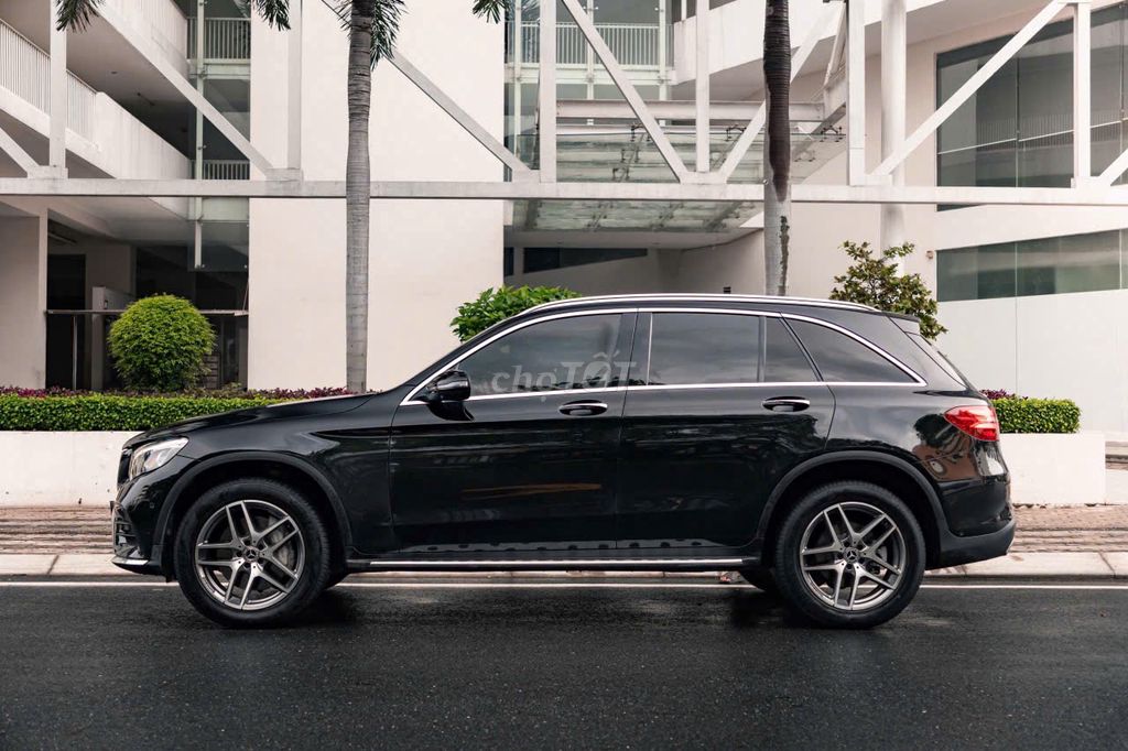 Mercedes Benz GLC300 4Matic 2019 - 74000 km. Mua bán Ô tô tại Quận 10 Tp Hồ Chí Minh được đăng bởi Thái LA Auto hình 8