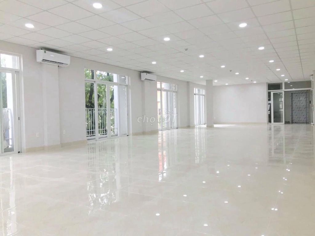 Góc 2 mặt tiền Phạm Ngọc Thạch, Quận 3, 10X20m, Hầm 9 tầng,  180 tr/th