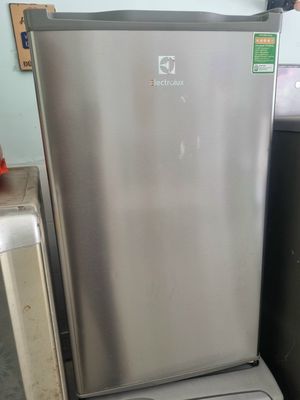 Thanh lý Tủ lạnh Electrolux 93L còn mới 90%
