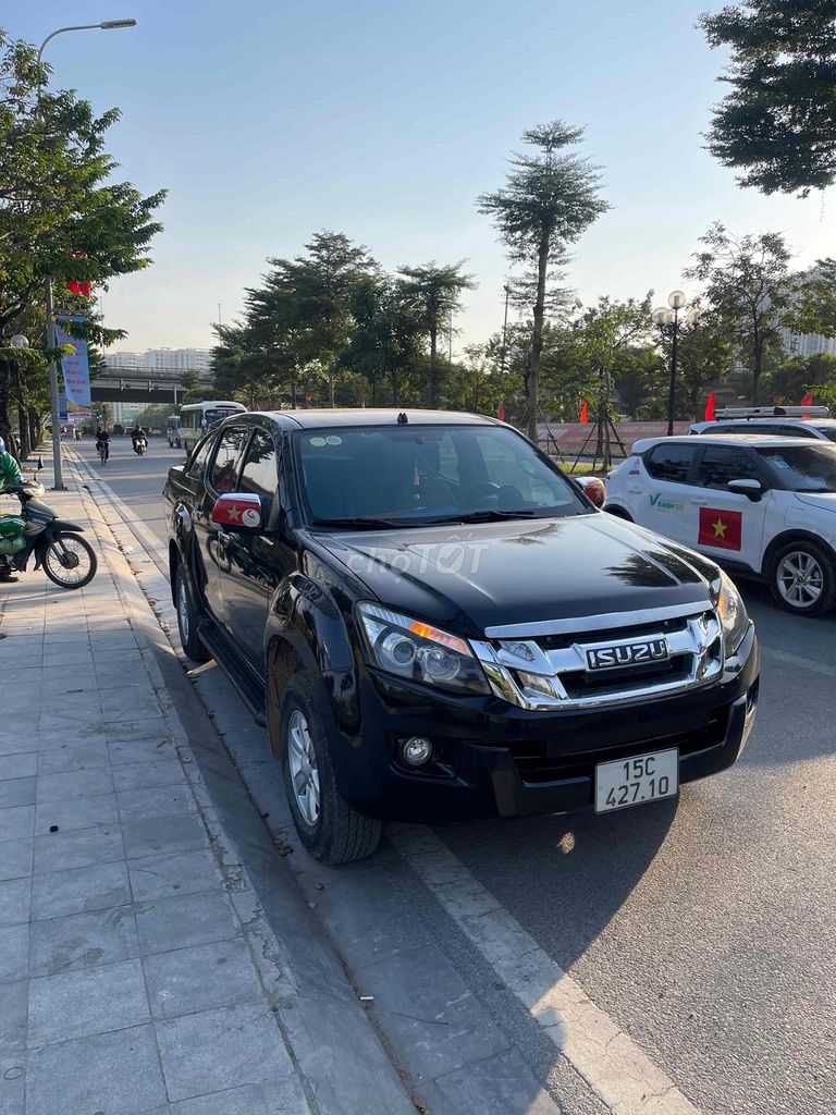 Isuzu Dmax 2013 số at máy 3.0 xe đẹp chất cho ae. Mua bán Ô tô tại Quận Ba Đình Hà Nội được đăng bởi lê phi hình 14