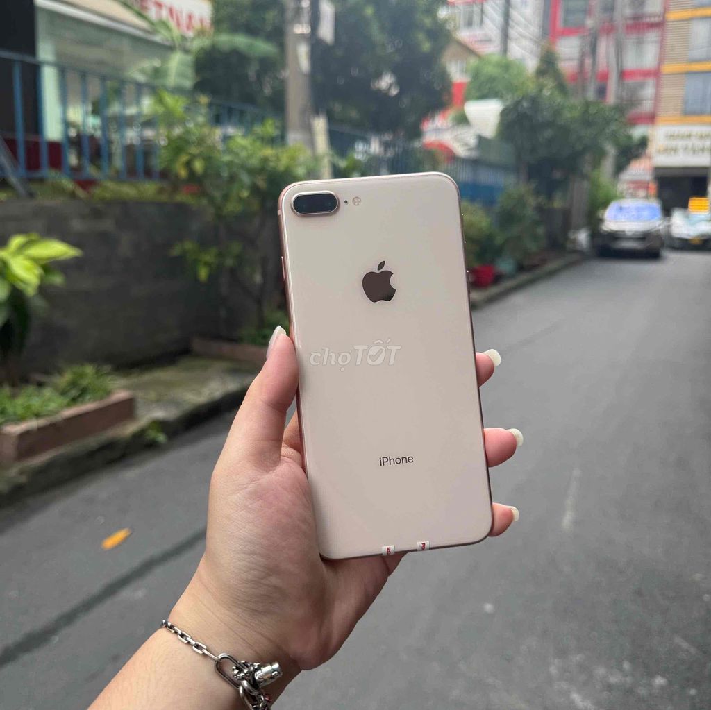 iPhone 8 plus lock 64GB giá chỉ 2.200.000