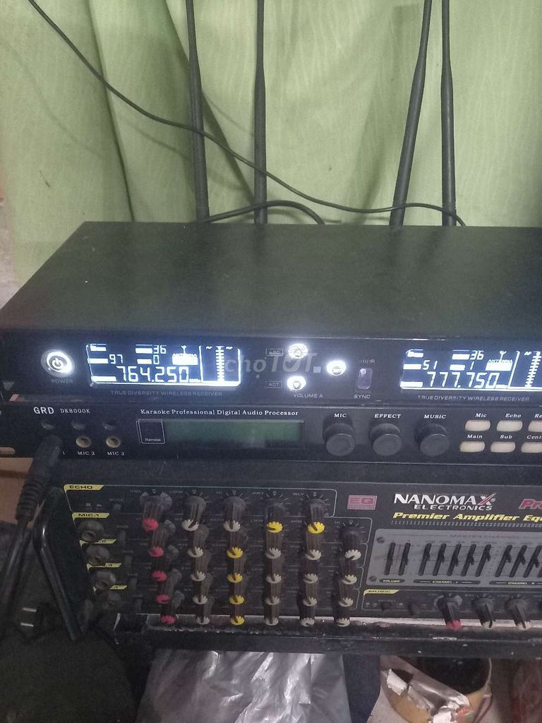 Micro không dây Shure UR18D 4 râu. Mua bán Tivi, Âm thanh tại Huyện Giồng Trôm Bến Tre được đăng bởi Nguyen hai vuong hình 1