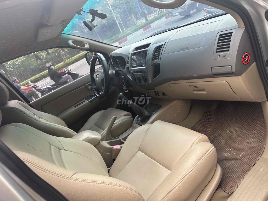 Toyota Fortuner 2009 2.5G - 25000 km. Mua bán Ô tô tại Quận Long Biên Hà Nội được đăng bởi Nguyễn Văn Tuấn hình 5