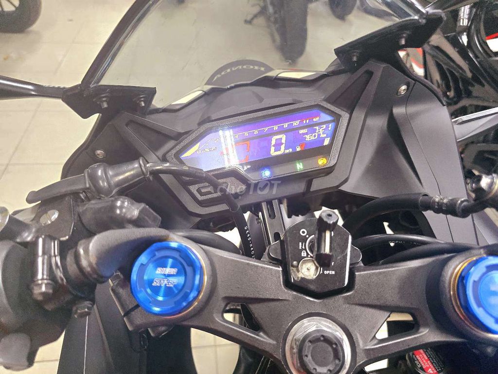 cbr150 siêu đẹp,Đen nhám 7000km. QuýMotor cycle. Mua bán Xe máy tại Quận Thanh Khê Đà Nẵng được đăng bởi Quý Moto Cycle 21 điện biên phủ Đà Nẵng hình 3