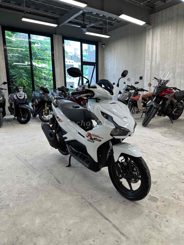 Honda Air Blade 160 ABS 2023 Trắng đen 5100 km. Mua bán Xe máy tại Quận 8 Tp Hồ Chí Minh được đăng bởi Lộc Trần  hình 4