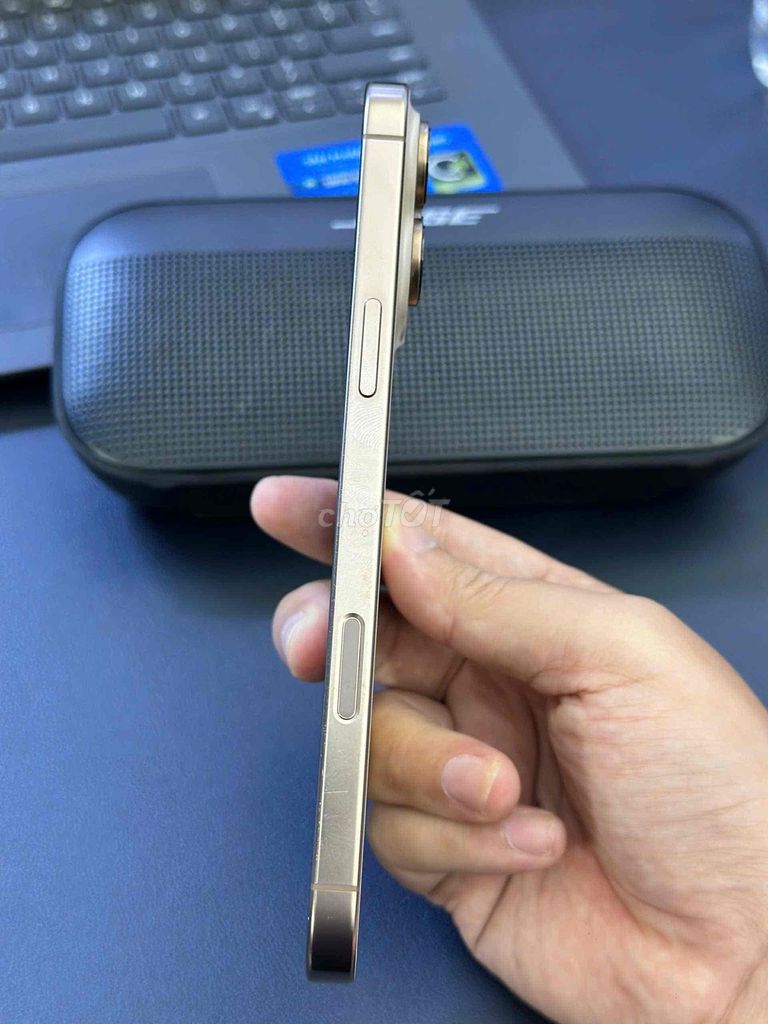 iPhone 16 Pro Max 256GB Vàng Đã sử dụng. Mua bán Điện thoại tại Thành phố Thủ Dầu Một Bình Dương được đăng bởi Nguyễn Cao Trí hình 1