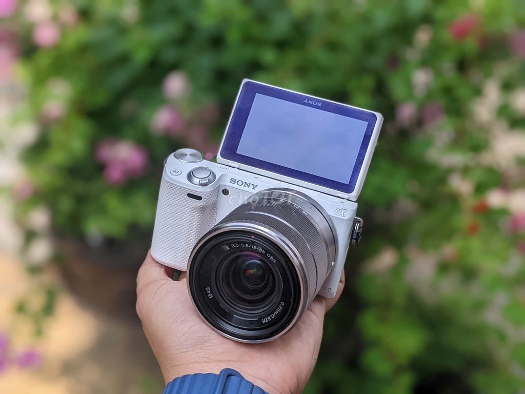 [Máy ảnh KTS] Sony NEX 5T trắng kèm lens 18-55. Mua bán Máy ảnh, Máy quay tại Quận 6 Tp Hồ Chí Minh được đăng bởi may anh KTS hình 1