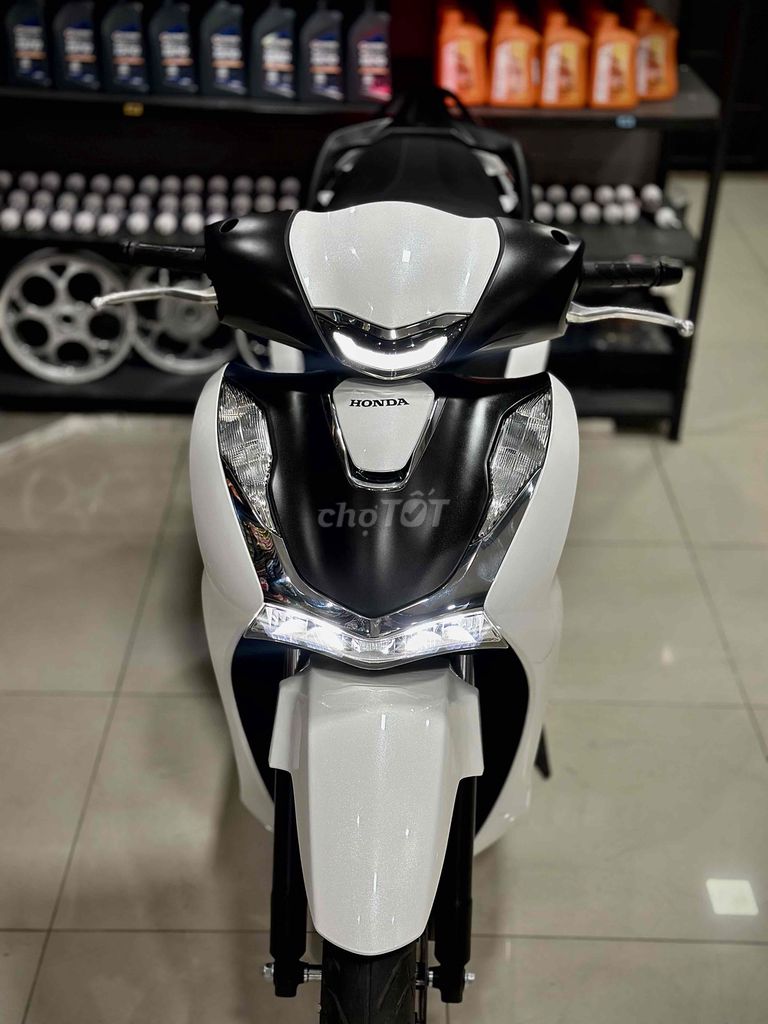 Sh125i 2024 Odo8k Lướt chính chủ ( Hỗ trợ GÓP ) 🔥🔥. Mua bán Xe máy tại Thị xã Phú Mỹ Bà Rịa - Vũng Tàu được đăng bởi Cửa Hàng Xe Máy Phú Mỹ hình 10