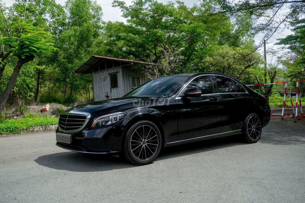 Mercedes C200 Exclusive SX 2021, 1 владелец, гос. номер HCM