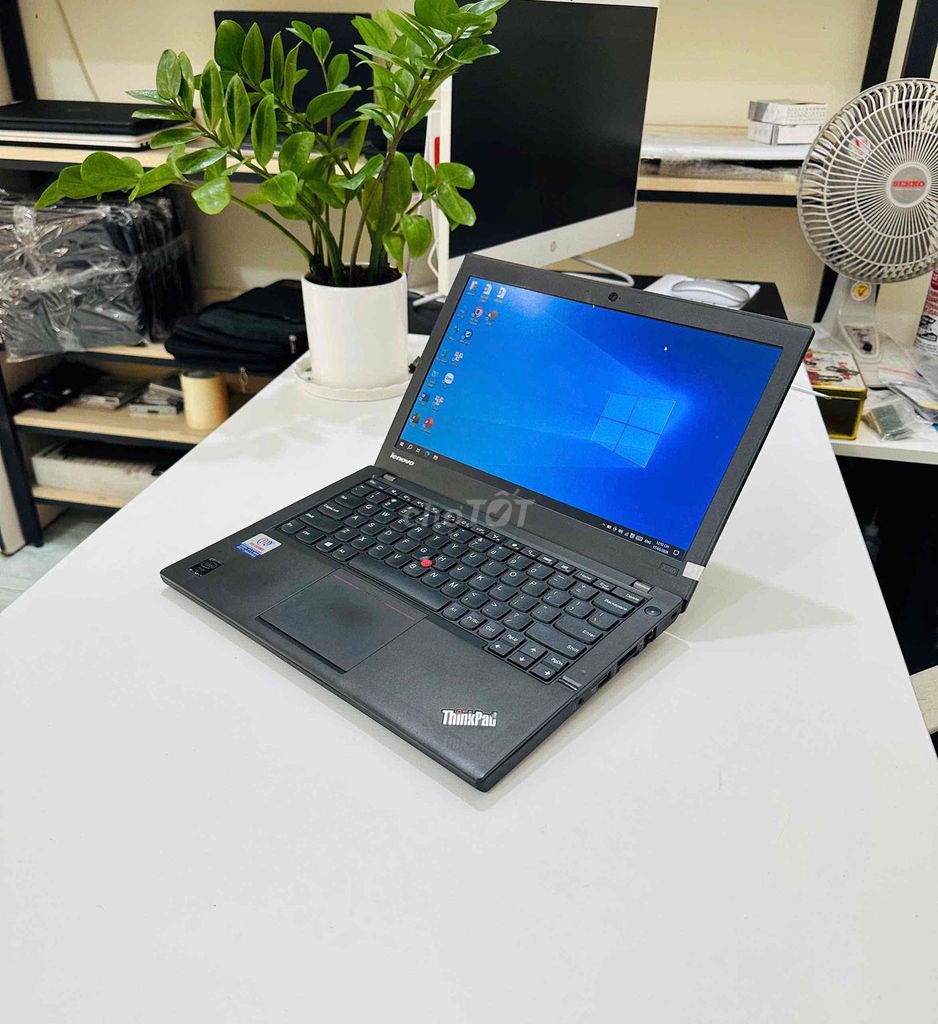 Lenovo ThinkPad Core I5 Ram 8GB/256GB Gọn nhẹ. Mua bán Laptop tại Quận Phú Nhuận Tp Hồ Chí Minh được đăng bởi LAPTOP BÁCH KHOA hình 1