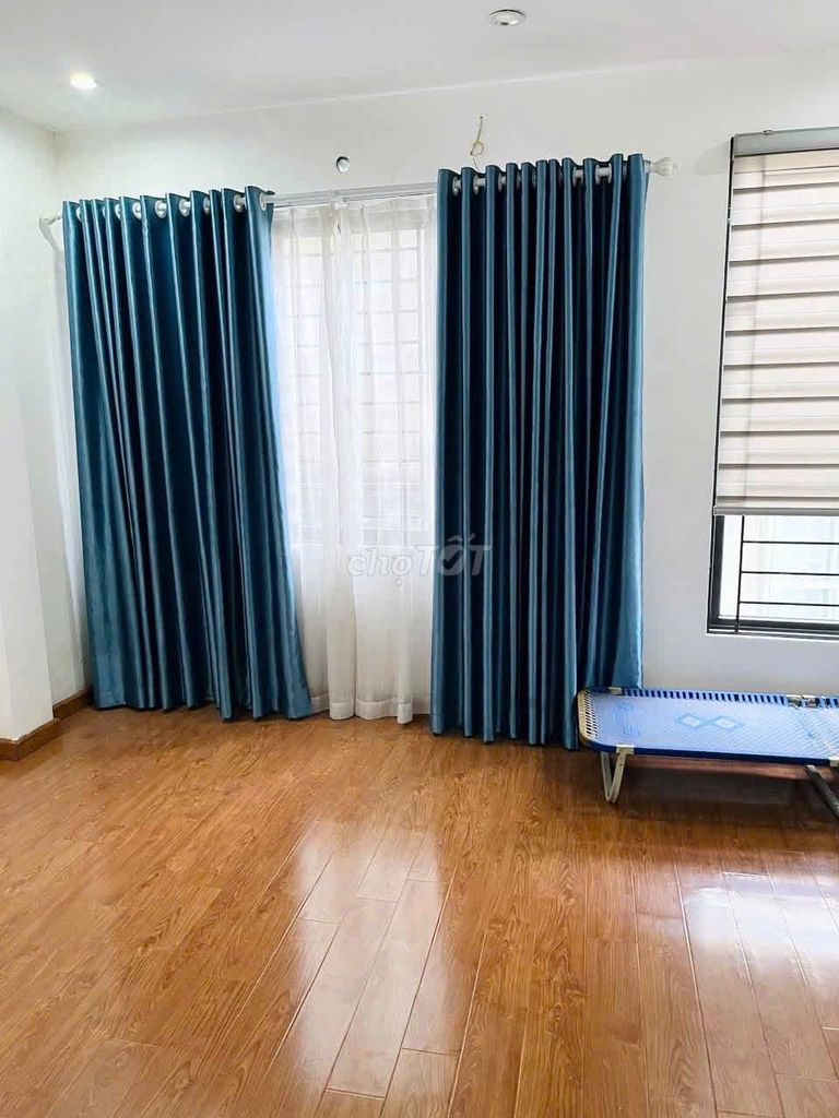 Аренда дома на улице Дыонг Ланг, переулок 426, 41м² x 5 этажей, 4 спальни, новый дом, 15 млн