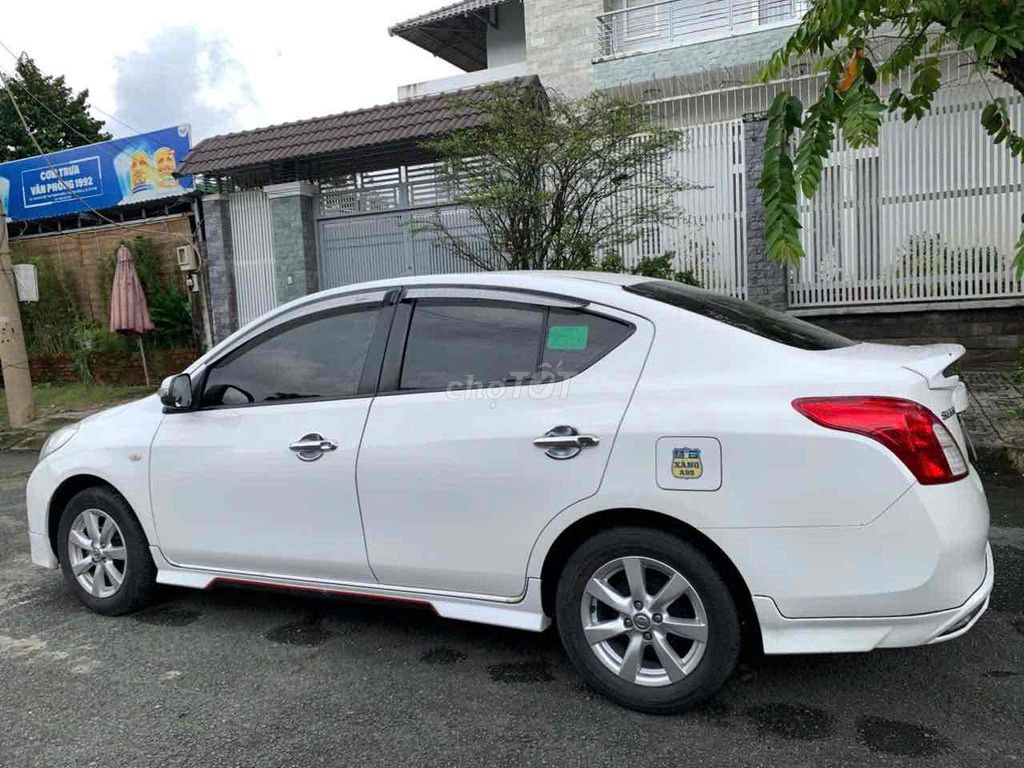 Nissan Sunny XV Premium 2018 75000 km Trắng. Mua bán Ô tô tại Quận 12 Tp Hồ Chí Minh được đăng bởi Bình hình 3