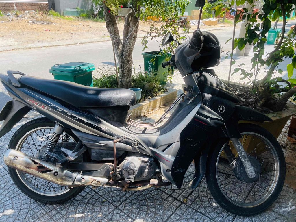Черный серебристый номер Yamaha Jupiter
