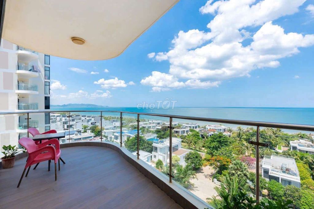 Cho thuê căn hộ aria sát biển 3PN diện tích 156m2 view biển đẹp