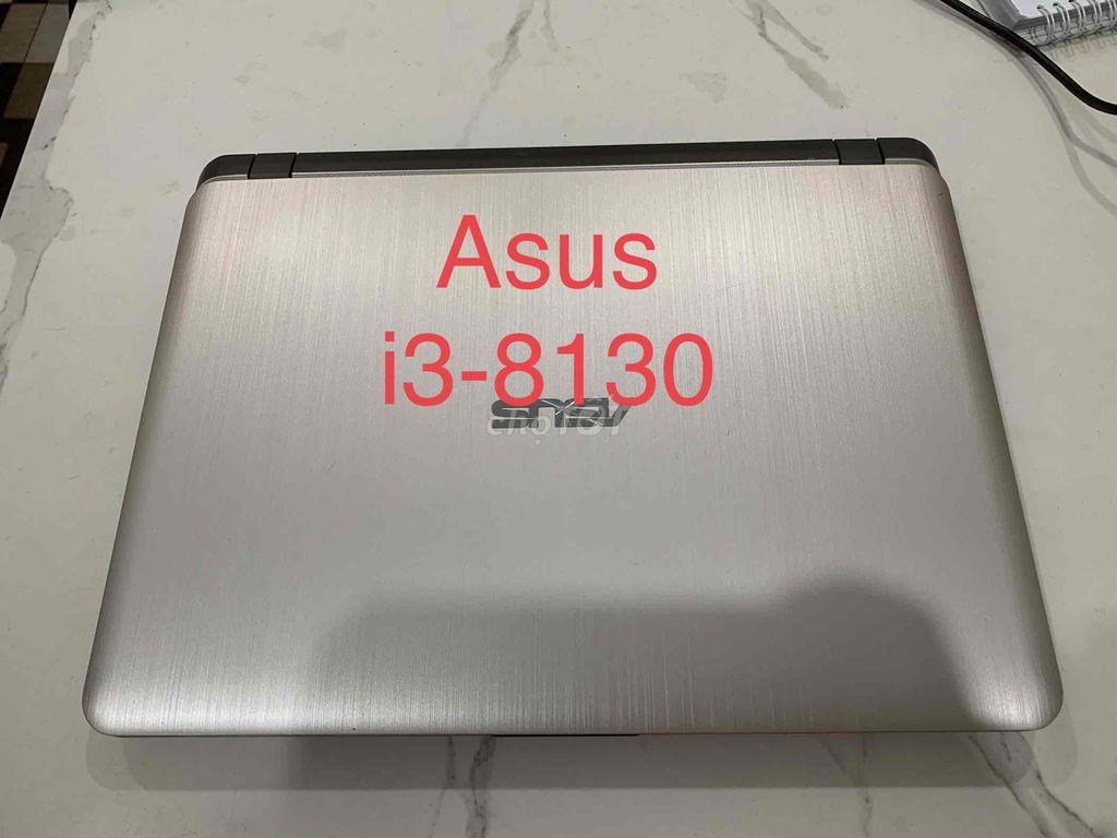 Laptop Asus i3-8130
