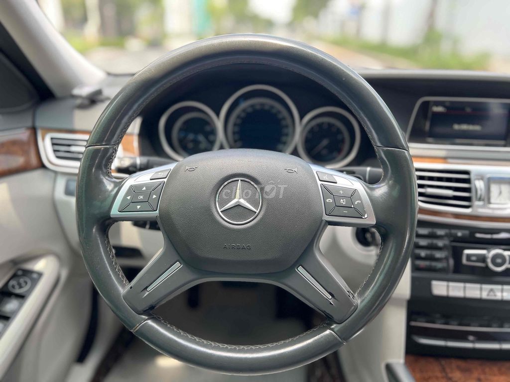 E200 60.000km HIẾM ĐẸP CỰC PHẨM. Mua bán Ô tô tại Quận Cầu Giấy Hà Nội được đăng bởi Nam HQ Auto hình 12