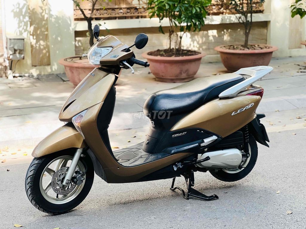 HONDA LEAD 110Fi ĐỜI CHÓT VÀNH CONG BIỂN HN 5 SỐ. Mua bán Xe máy tại Quận Cầu Giấy Hà Nội được đăng bởi Đỗ Mai hình 4