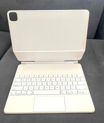 Phím Apple Magic Keyboard Ipad 12.9inch Silver. Mua bán Phụ kiện (Màn hình, Chuột...) tại Quận Bình Thạnh Tp Hồ Chí Minh được đăng bởi Hà Lynh