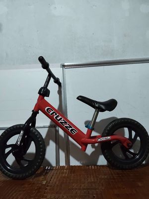 Xe cho bé tập thăng bằng. Mua bán Mẹ và bé tại Quận Gò Vấp Tp Hồ Chí Minh được đăng bởi Nga Thuy